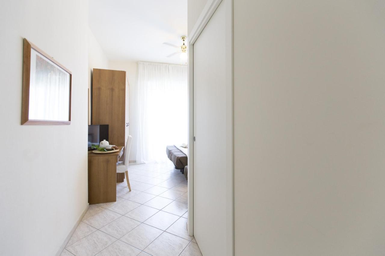 Hotel Esplanade Rimini Kültér fotó